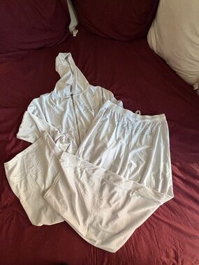 White Fox Boutique Bride "Wifey To Be" Velour Track Suit